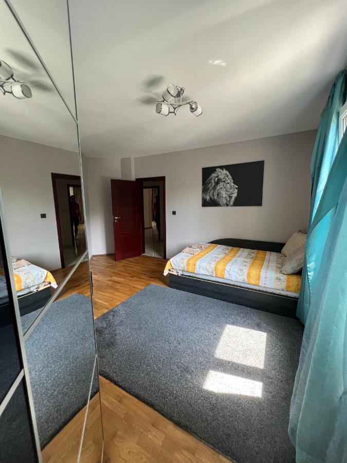Chaika Sea Apartment Varna Buitenkant foto